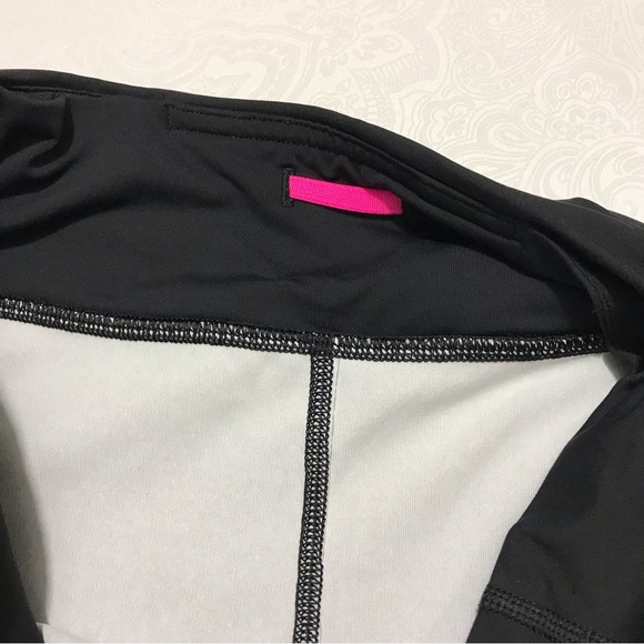 Lululemon | Black and pink leggings Sz 8 - Picture 4 of 13